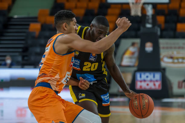 王奕博压哨 王奕博压哨