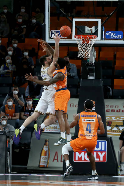 稳中带爆发 稳中带爆发